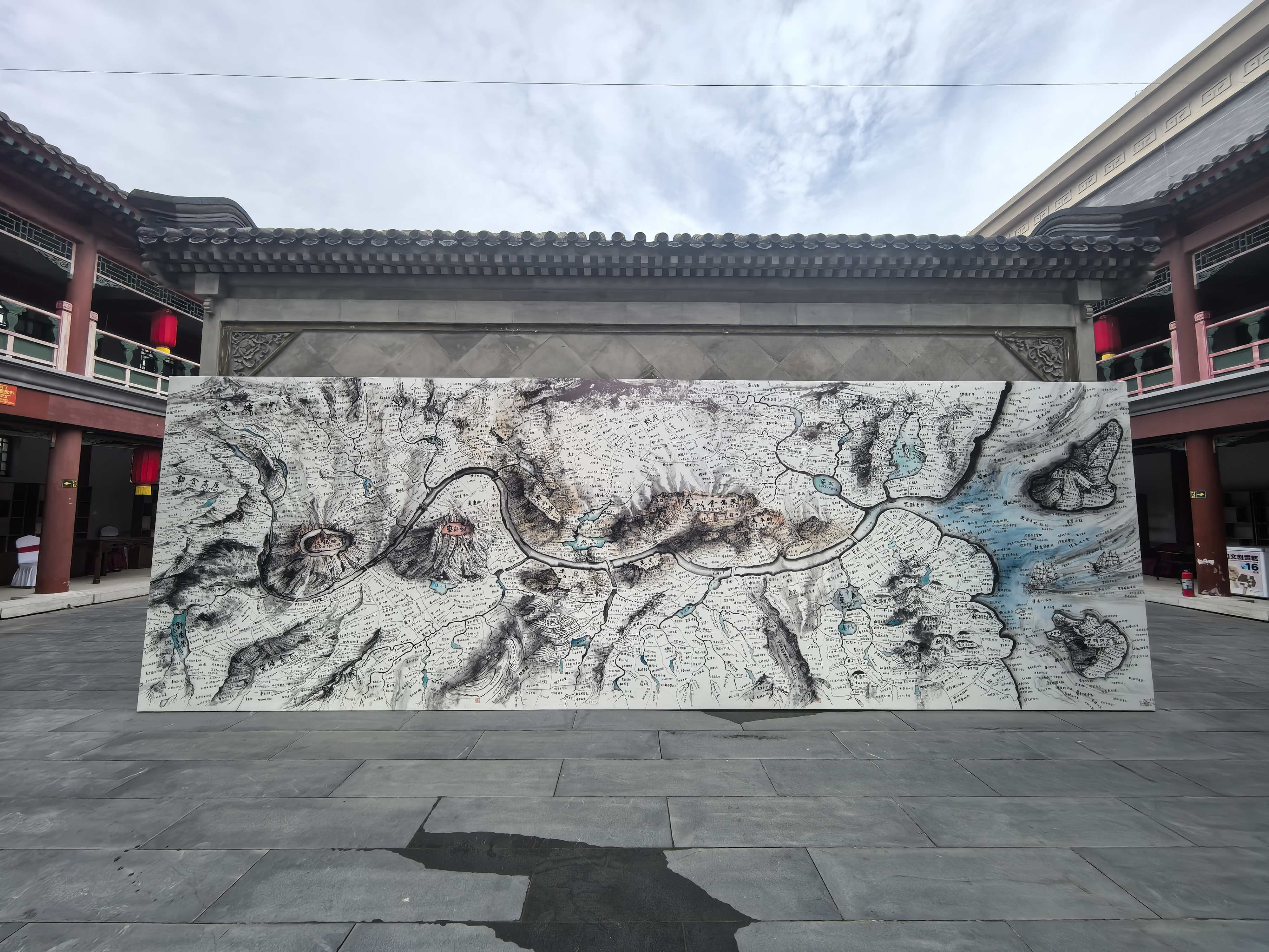 《民以食为天，中华美食地图》2025年，北京鱼市口前门美食节现场